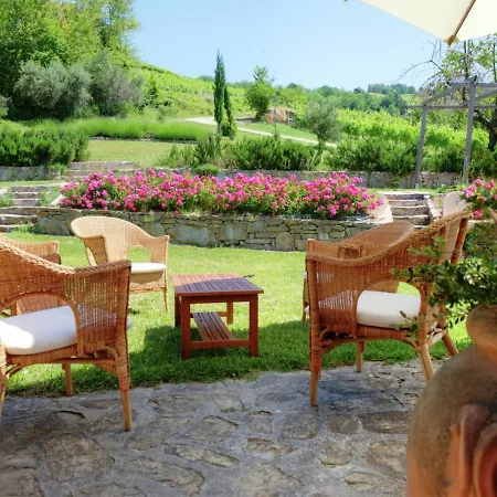 Bright Holiday In With Swimming Pool Casa de Férias
